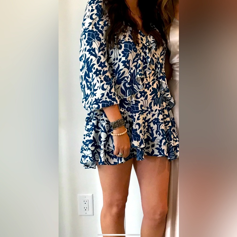 FREE PEOPLE RUFFLE BLUE AND WHITE FLORAL MINI DRESS SIZE XS